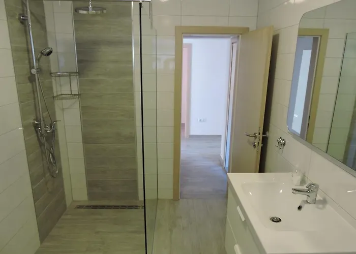Apartment With Parking Space - 16898 Trogir