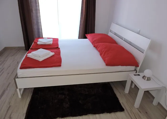 Apartment With Parking Space - 16898 Trogir